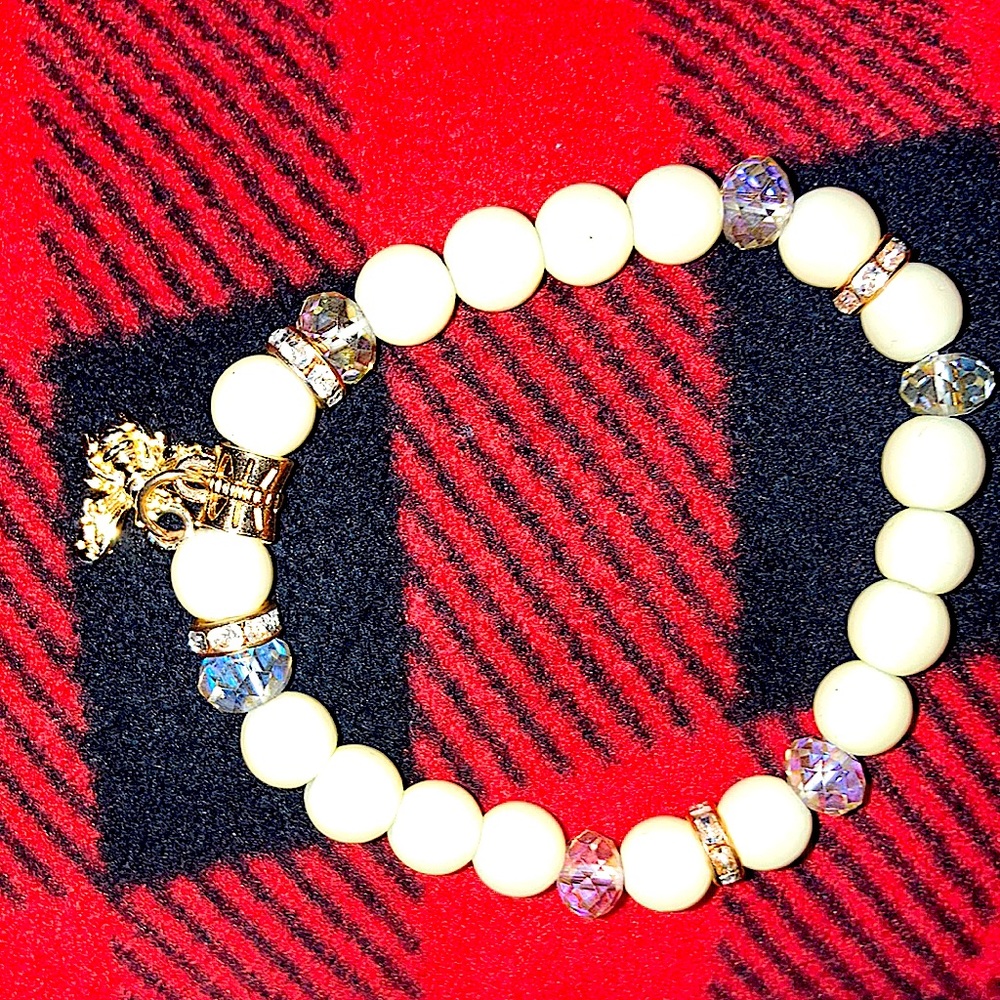 Bee bracelet